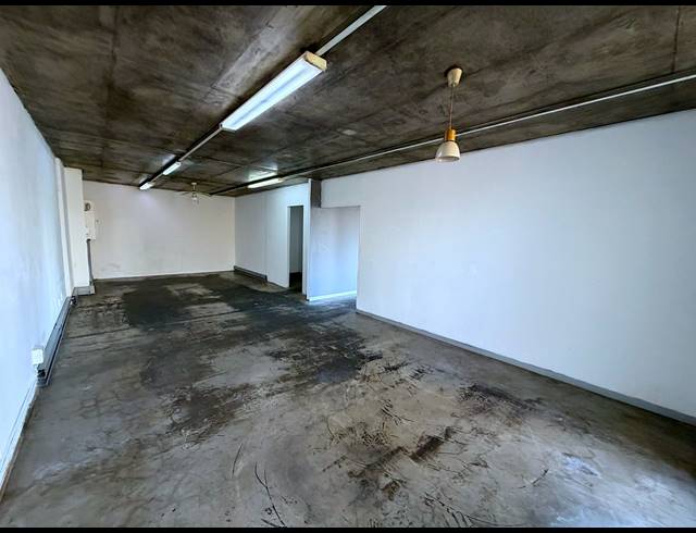 272M² OFFICE TO LET IN POINT WATERFRONT